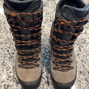 Schnees Timberline 9W in excellent condition